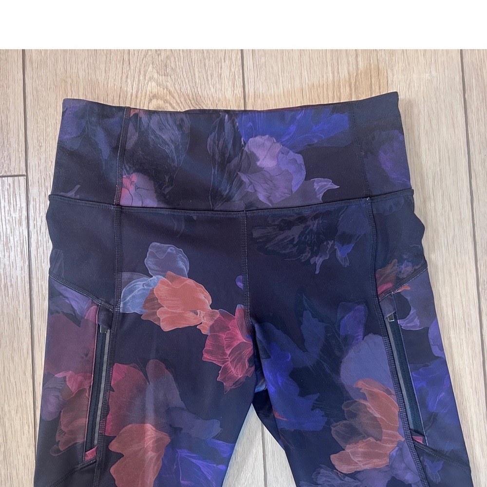 Athleta Rainier Printed Tight Leggings Medium Purple Blue Floral Zip Pockets - Picture 5 of 9